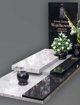 Надгробие 352